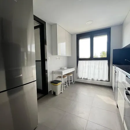 Alamos Breeze - 3br Next To The - Free Parking - Salt Pool *