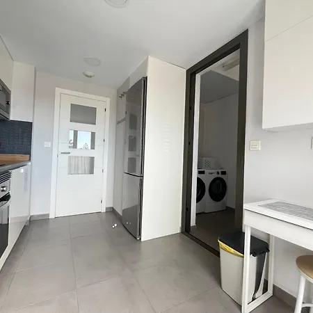 Apartament Alamos Breeze - 3br Next To The - Free Parking - Salt Pool