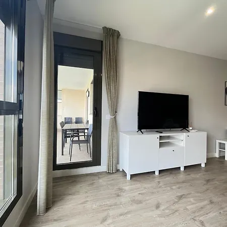 Alamos Breeze - Spacious 3br By The - Pool - Free Parking *
