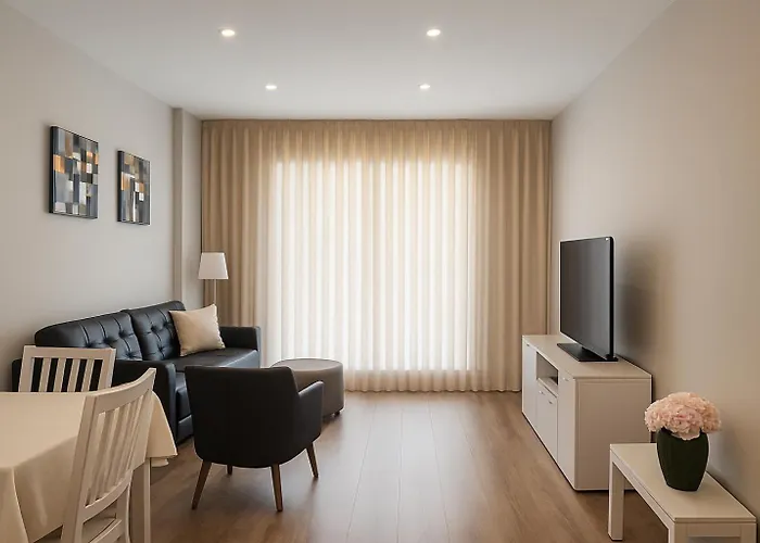 Alamos Breeze - 3br - Free Parking - Salt Pool - Next To The 아파트 *