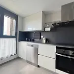 Alamos Breeze - 3br Next To The - Free Parking - Salt Pool
