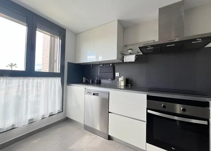 Alamos Breeze - 3br Next To The - Free Parking - Salt Pool